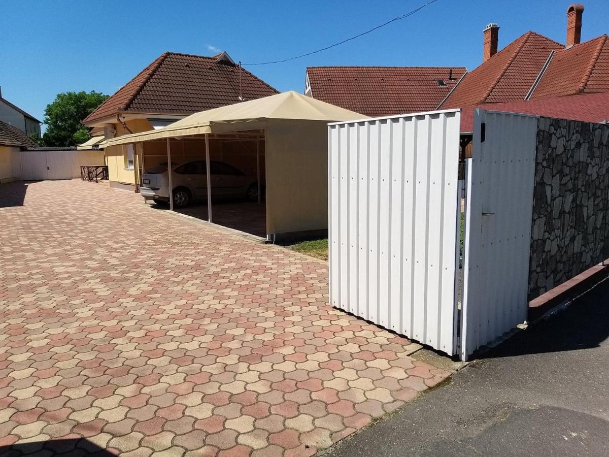 Garden Apartmanhaz 2 Hajdúszoboszló Екстериор снимка